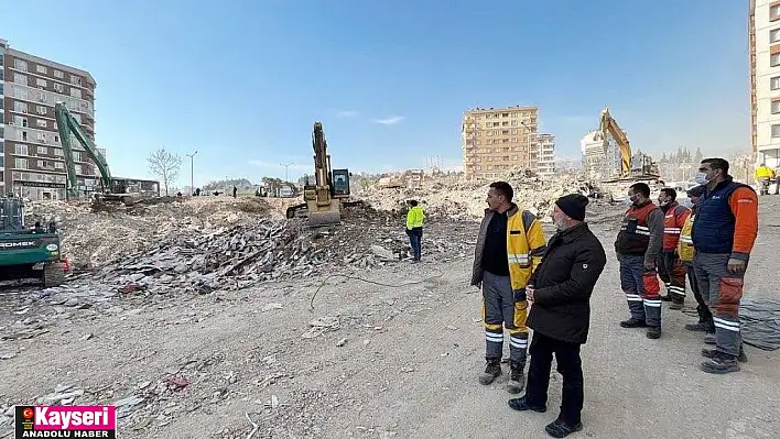 Çolakbayrakdar, deprem bölgesindeki çalışmaları kontrol etti