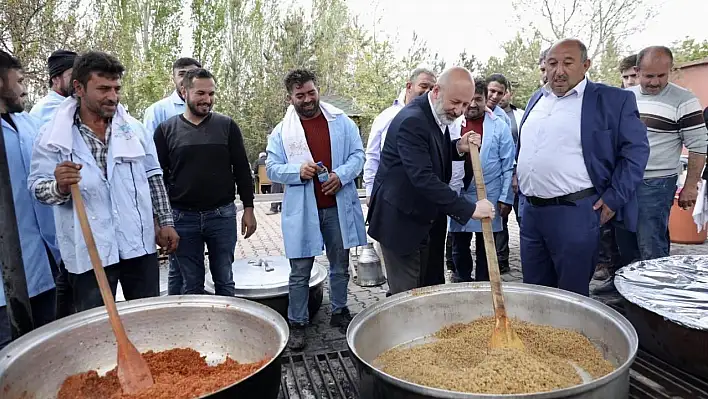 Çolakbayrakdar 'Yağmur ve Şükür Duası' programında vatandaşlarla buluştu