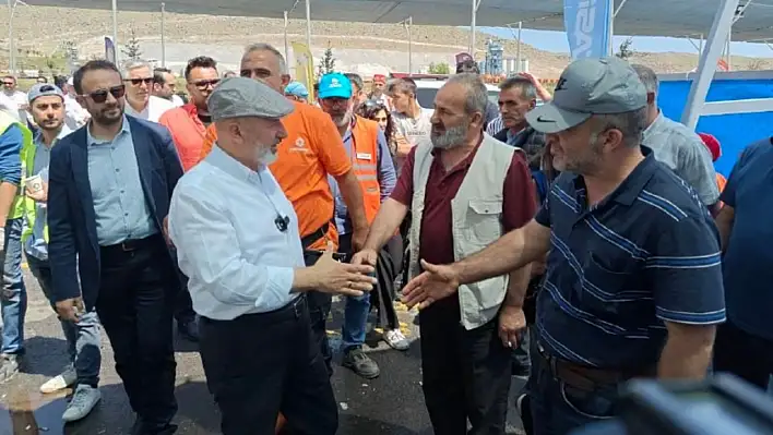Başkan Çolakbayrakdar vatandaşlarla bir araya geldi - Hem denetim hem sohbet hem de ikram!
