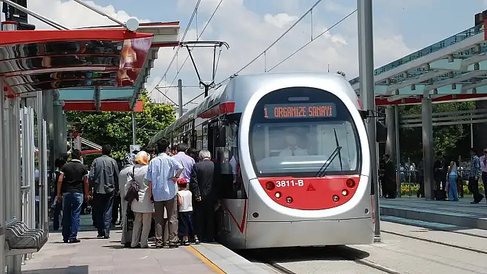 Başkan duyurdu: Kayseri'de tramvaylar ücretsiz!