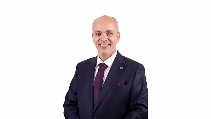Başkan Öztürk'ten gençliğe çağrı: 'Cumhuriyetin ikinci yüzyılının anahtarı sizde!'