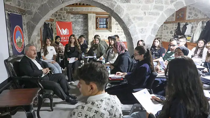 Başkan Palancıoğlu Mektep Melikgazi öğrencileri ile bir araya geldi!
