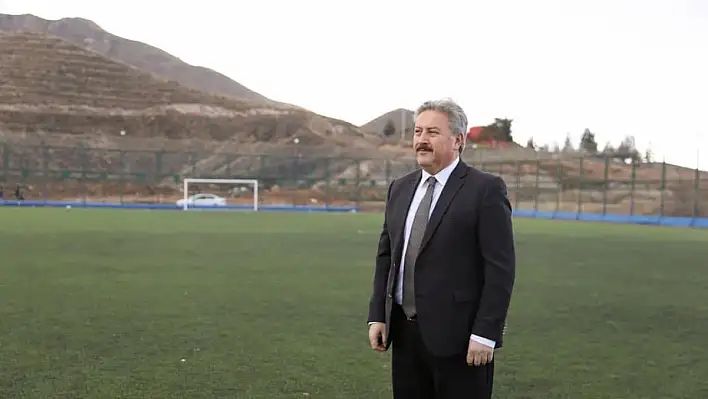 Kayseri'de o mahalleye yeni futbol sahası...