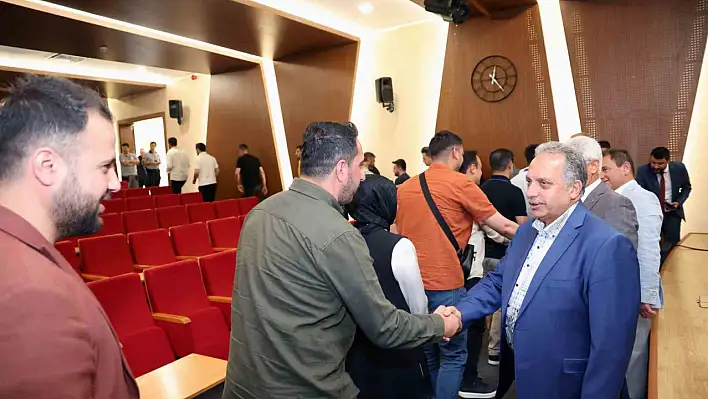 Yalçın personelle bayramlaştı