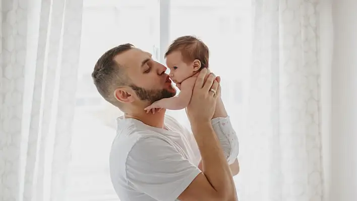 Bebekleri öperken dikkatli olun: İşte nedeni!