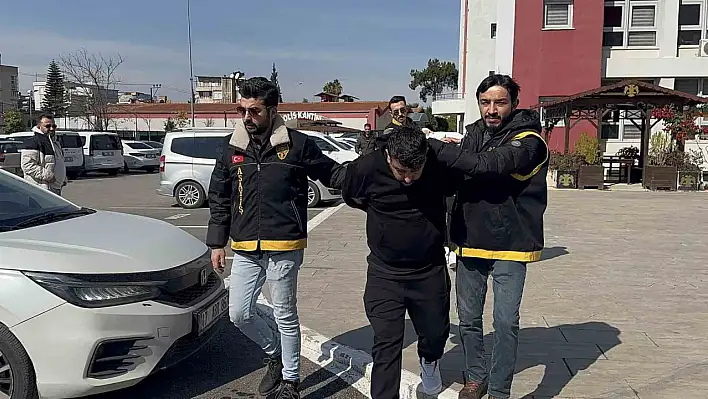 Adana'da kanlı hesaplaşma: Berber, arkadaşını öldürdü!