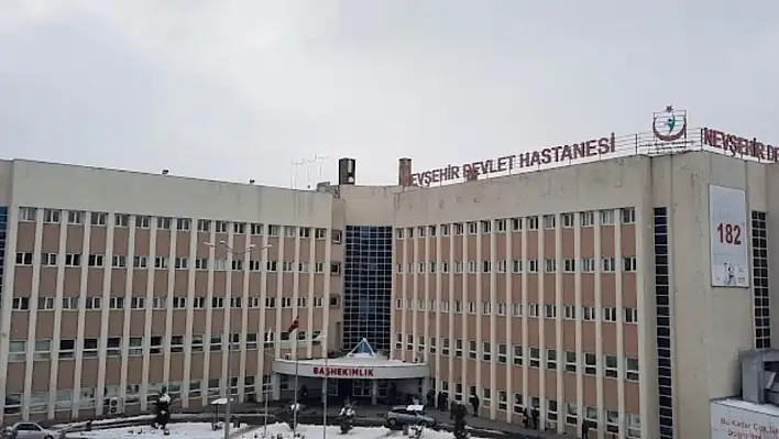 Bıçaklanıp kendine pansuman yapan şahıs hayatını kaybetti