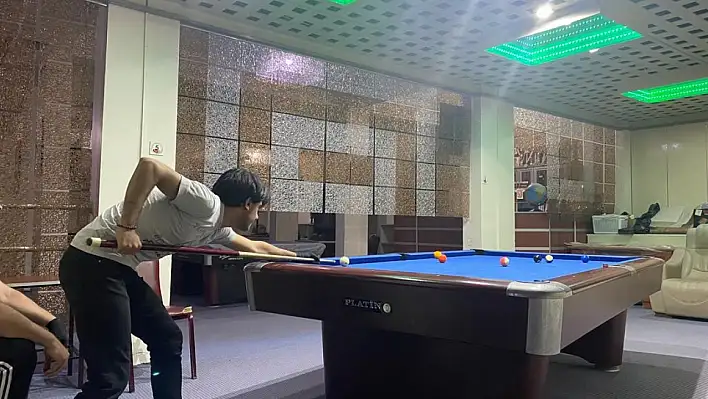 Bilardo Turnuvası'nda kıyasıya mücadele!