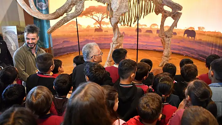 Bilim meraklılarından Büyükşehir'in iki sergisine yoğun ilgi