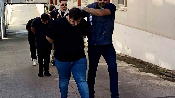 Adana'da 'Sazan sarmalı' kurbanı oldular!