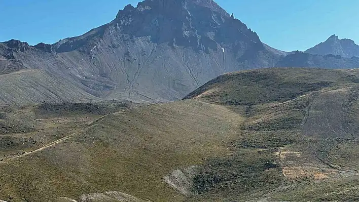 Erciyes Dağı'nda Karlar Eridi, Borçlar Hatırlandı