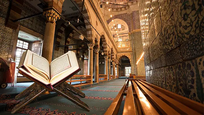 Bu haftaki Cuma Hutbesinde Yasin suresinin faziletlerine yer verildi... (Cuma Hutbesi 30 Mayıs)