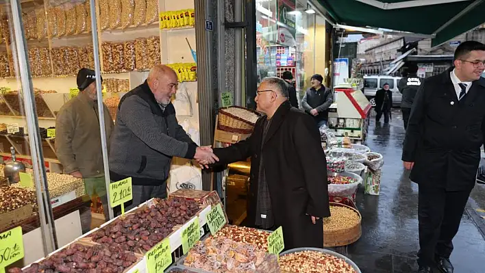 Büyükkılıç'tan sabah namazı sonrası esnaf ziyareti