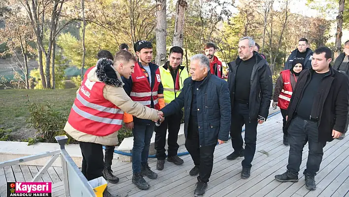 Büyükkılıç, Kahramanmaraş'ta çalışmaları adım adım takip ediyor