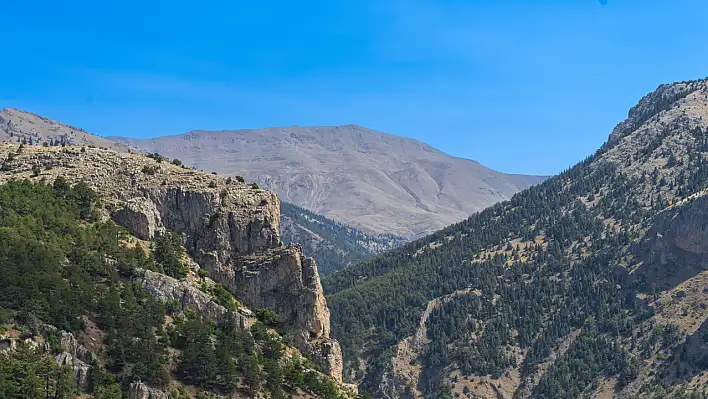 Büyükkılıç,  Kıpız Kanyonu'nu kuş bakışı izledi