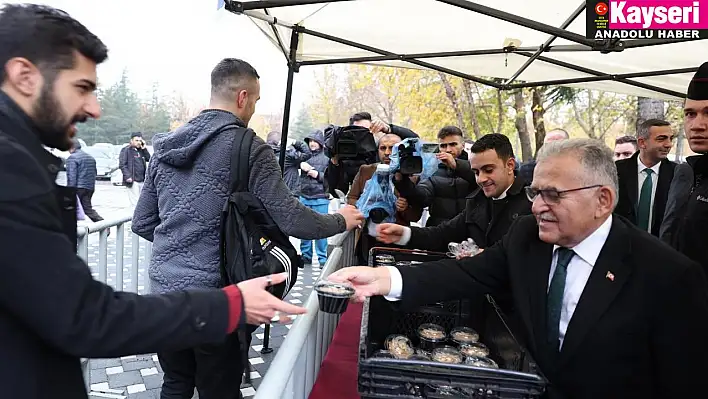 Büyükkılıç'tan ERÜ'de aşure ikramı