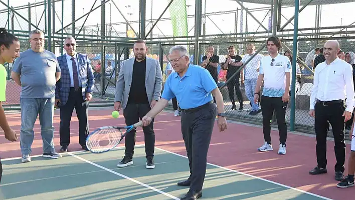 Büyükkılıç'tan Tenis Defi Ligi Sporcularına Tebrik