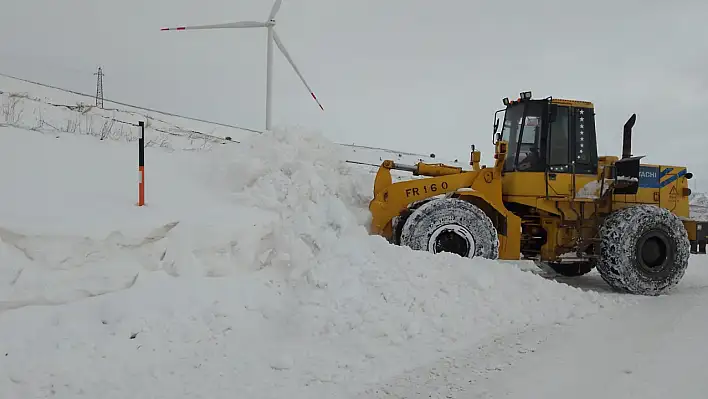 Büyükşehir'den kar seferberliği! Kayseri'de 856 Km yol ağı açılıyor