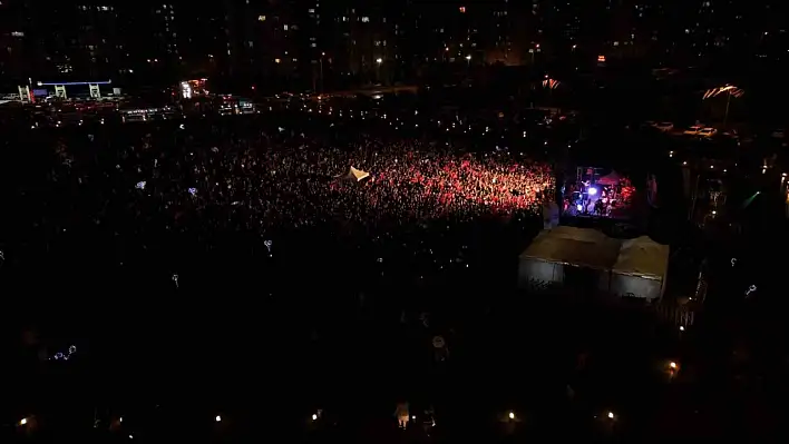 Ahmet Şafak Gençlik Konseri'ne yoğun ilgi