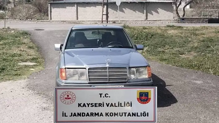 Kayseri'de çalıntı otomobilden 643 gram uyuşturucu çıktı