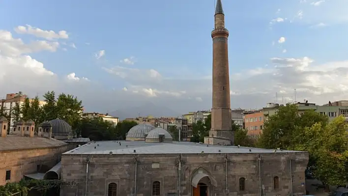 Cami-Kebir'in Gizemli 7 Tuğlası...