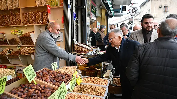 Camikebir esnafından Başkan Büyükkılıç'a yoğun ilgi