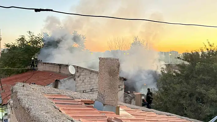 Kayseri'de yangın paniği: Anneanne torunlarını kurtardı!