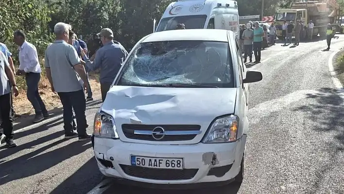 Cenazeye gidenlere otomobilin çarptığı kazada ölü sayısı 2'ye yükseldi
