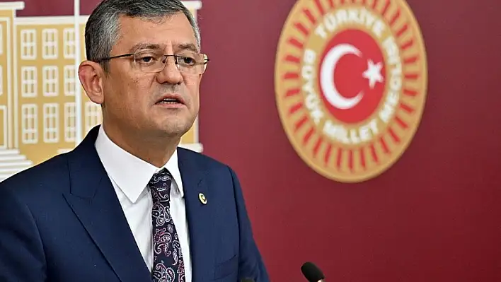 CHP'de hareketli saatler - Özgür Özel bıraktı!