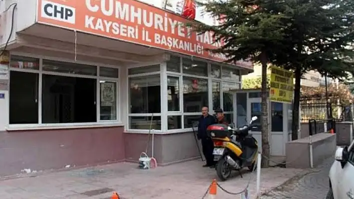 CHP'de kaos derinleşiyor- Eski başkandan çağrı!