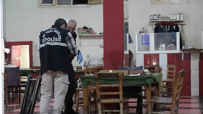 Cinayet öncesi çifte tabancayla poz veren sanığın 35 yıl 6 ay hapsi istendi