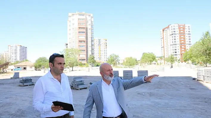 Çolakbayrakdar park çalışmalarını yerinde inceledi