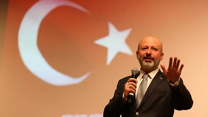 Çolakbayrakdar: Cumhuriyet, birlik ve beraberliğimizin teminatıdır