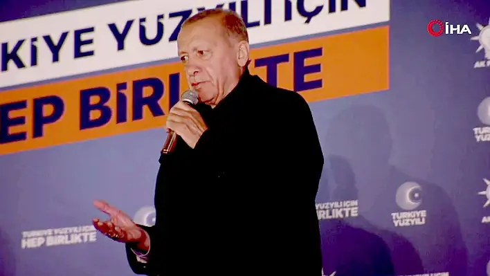 Cumhurbaşkanı Erdoğan balkon konuşması yaptı