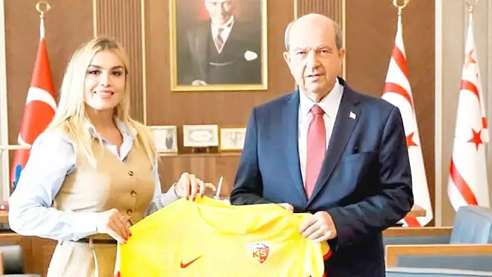 Cumhurbaşkanı Ersin Tatar'a Kayserispor forması hediye edildi! İşte ayrıntılar
