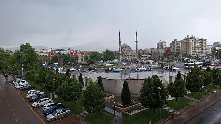 Cumhuriyet Meydanı Boş Kaldı