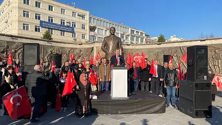 Cumhuriyet Meydanı bu sesle inledi! İstiklal Marşlı tepki…