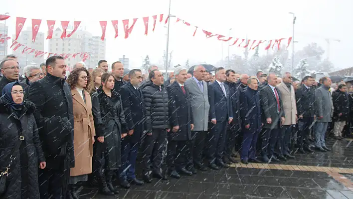 Cumhuriyet Meydanı'nda 24 Kasım Töreni...