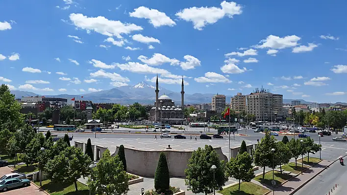 Cumhuriyet Meydanı'nda, 3 gün açık kalacak