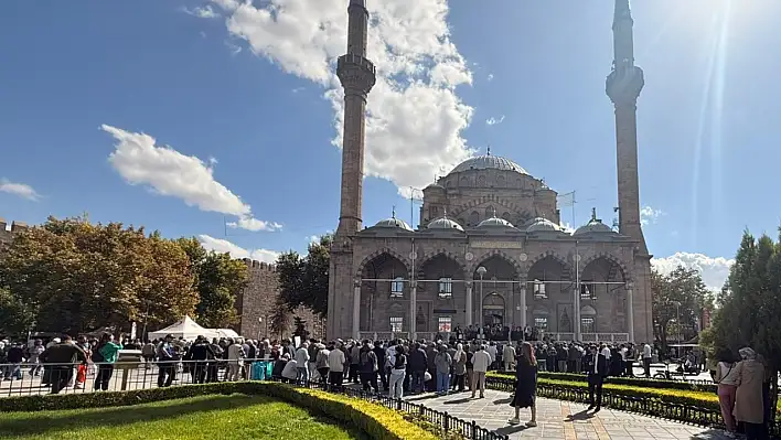 Cumhuriyet Meydanı'nda Cuma Namazı sonrası bir araya geldiler!