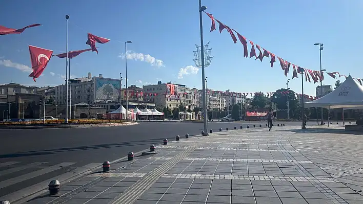 Cumhuriyet Meydanı'nda hazırlıklar başladı – Bugün her şey ücretsiz!