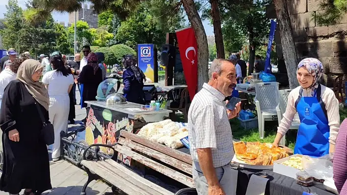 Cumhuriyet Meydanı'nda kermes heyecanı!