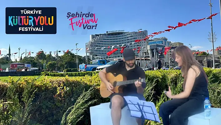 Cumhuriyet Meydanı'nda konser heyecanı!