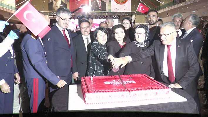 'Cumhuriyet Resepsiyonu' Kayseri'de düzenlendi