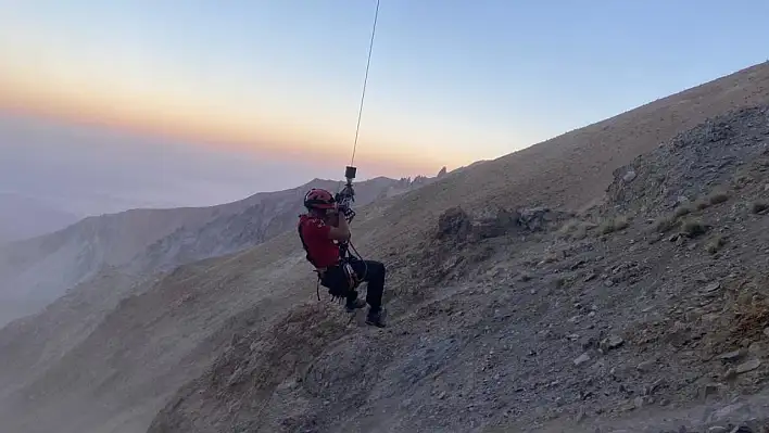 Dağcıların üzerine kaya düştü: 1 ölü, 1 yaralı