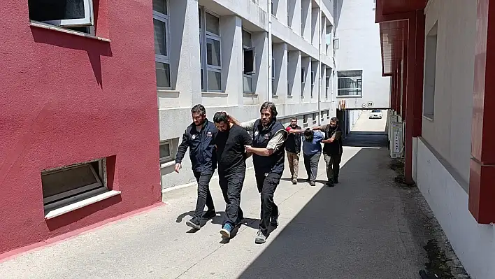 DEAŞ'a 3 milyon TL aktaran 2 şüpheli tutuklandı