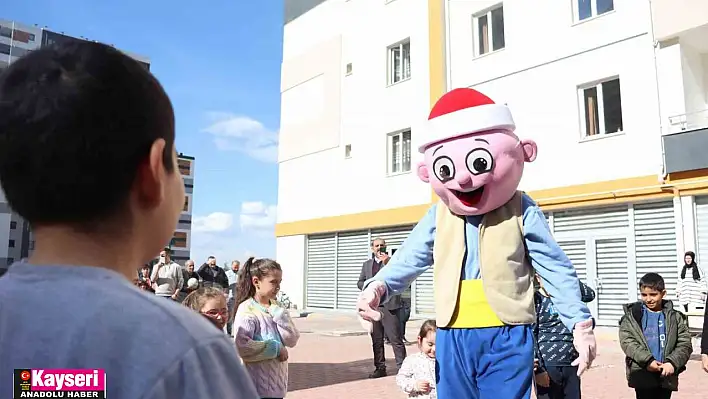 Depremzede çocukların yüzü masal ve çizgi film kahramanları ile güldü