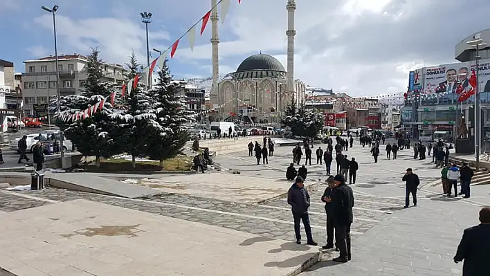 Develi'de bir kişi kendini yaktı!