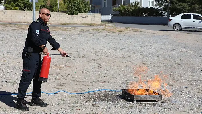 Develi'de heyecan! Alarm çaldı, herkes dışarı koştu