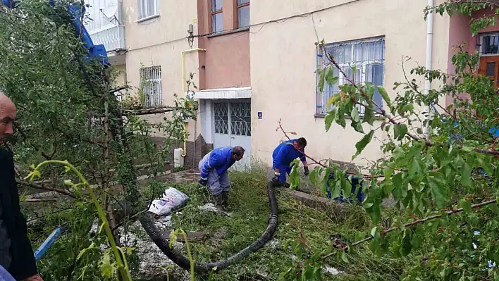 Sağanak Yağış  sele sebep oldu